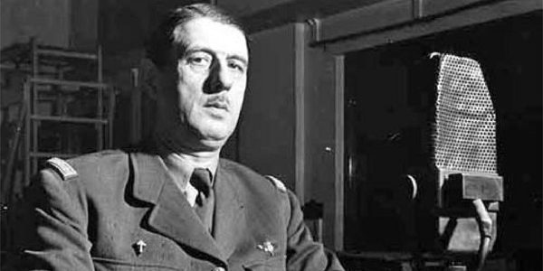 Charles_de_Gaulle_micro_BBC