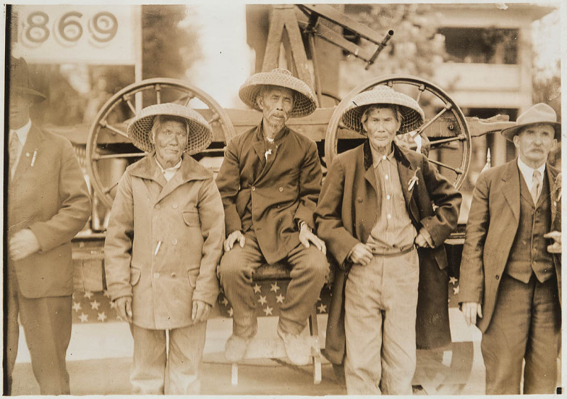 Chinese workers on the Central Pacific Railroad. (Amon Carter Museum of American Art Archives, Fort Worth, Texas)