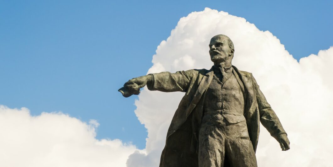 shutterstock_410243857_Lenin monument