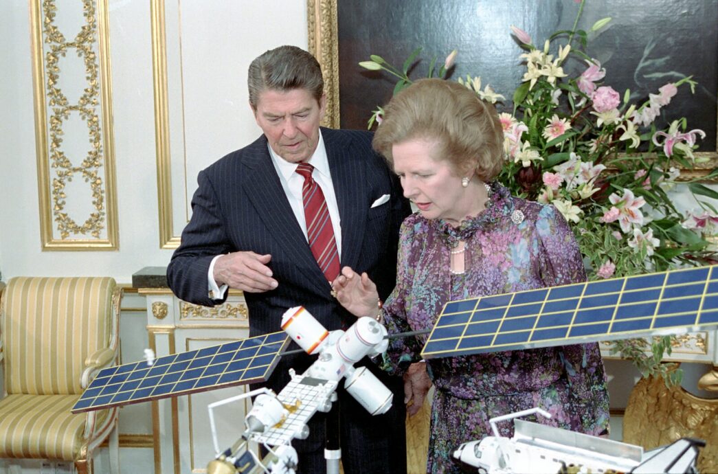 President_Ronald_Reagan_and_Margaret_Thatcher_viewing_model_of_manned_Space_Station_at_Lancaster_House_in_London