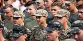 young Ukrainian soldiers_shutterstock_2196227615